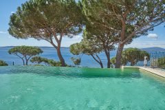 Cactus 2 Swimmingpool mit Blick auf den Golf von St. Tropez an der Cote d'Azur